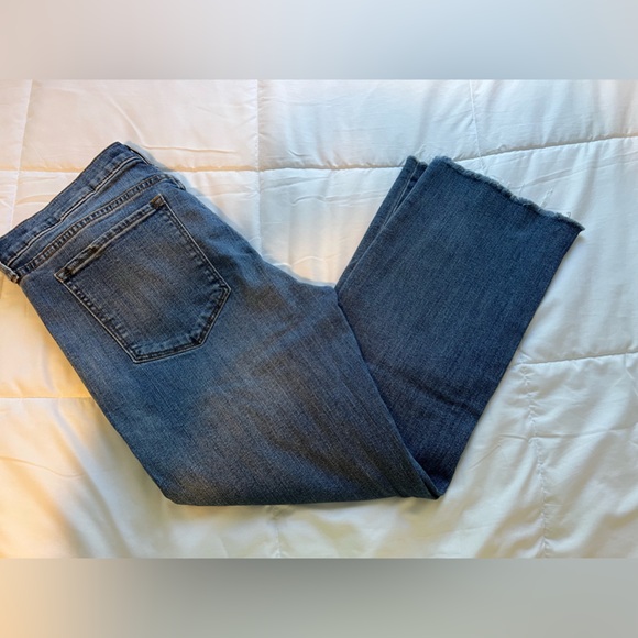 Banana Republic Women’s Raw Edge Girlfriend Denim Jeans - Picture 2 of 6